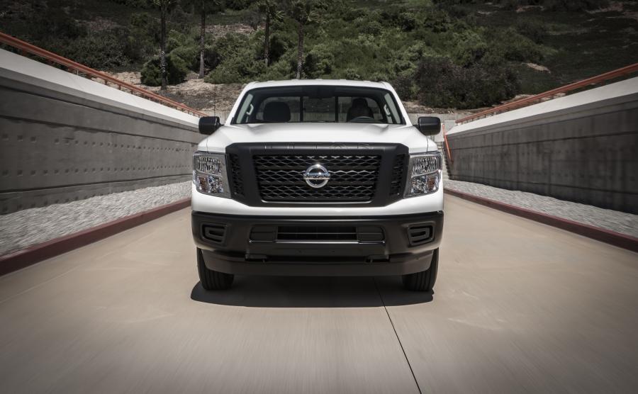 Nissan Titan XD S Single Cab 2016 года  (фото 5 из 15)